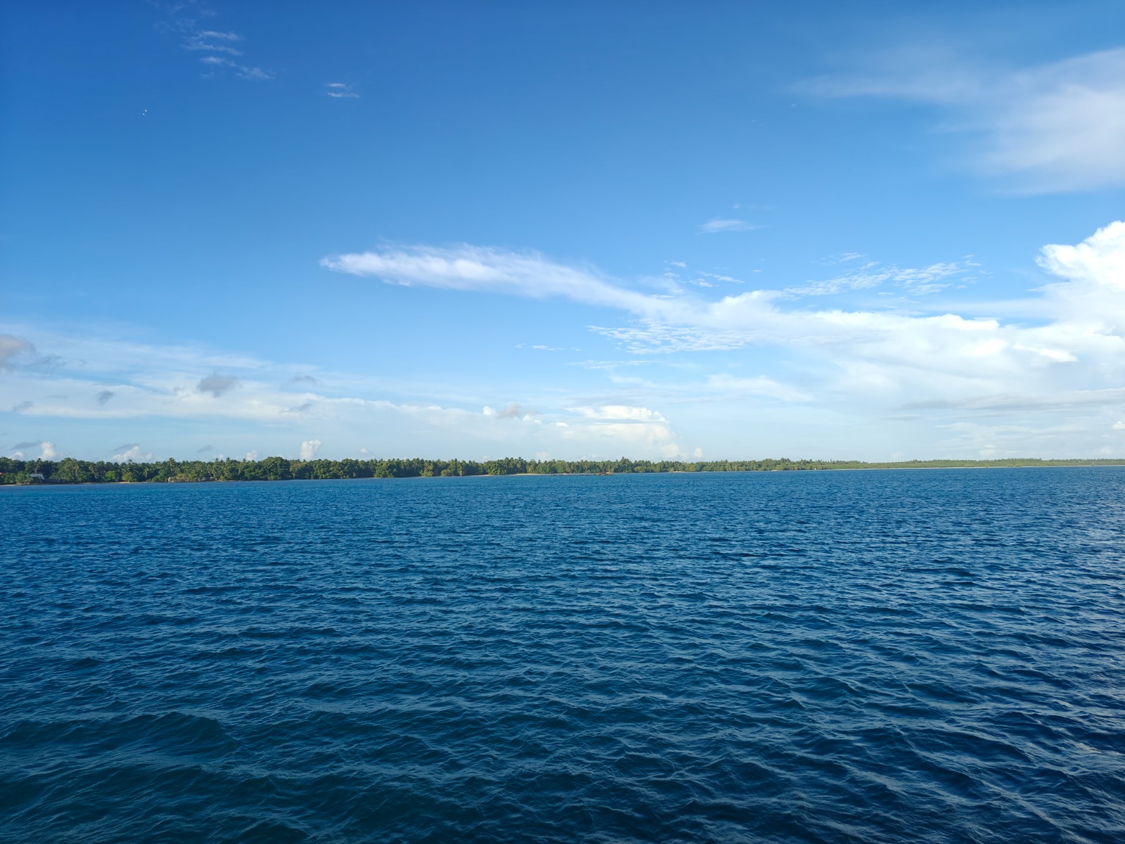 Outer Island atoll, approaching the shore