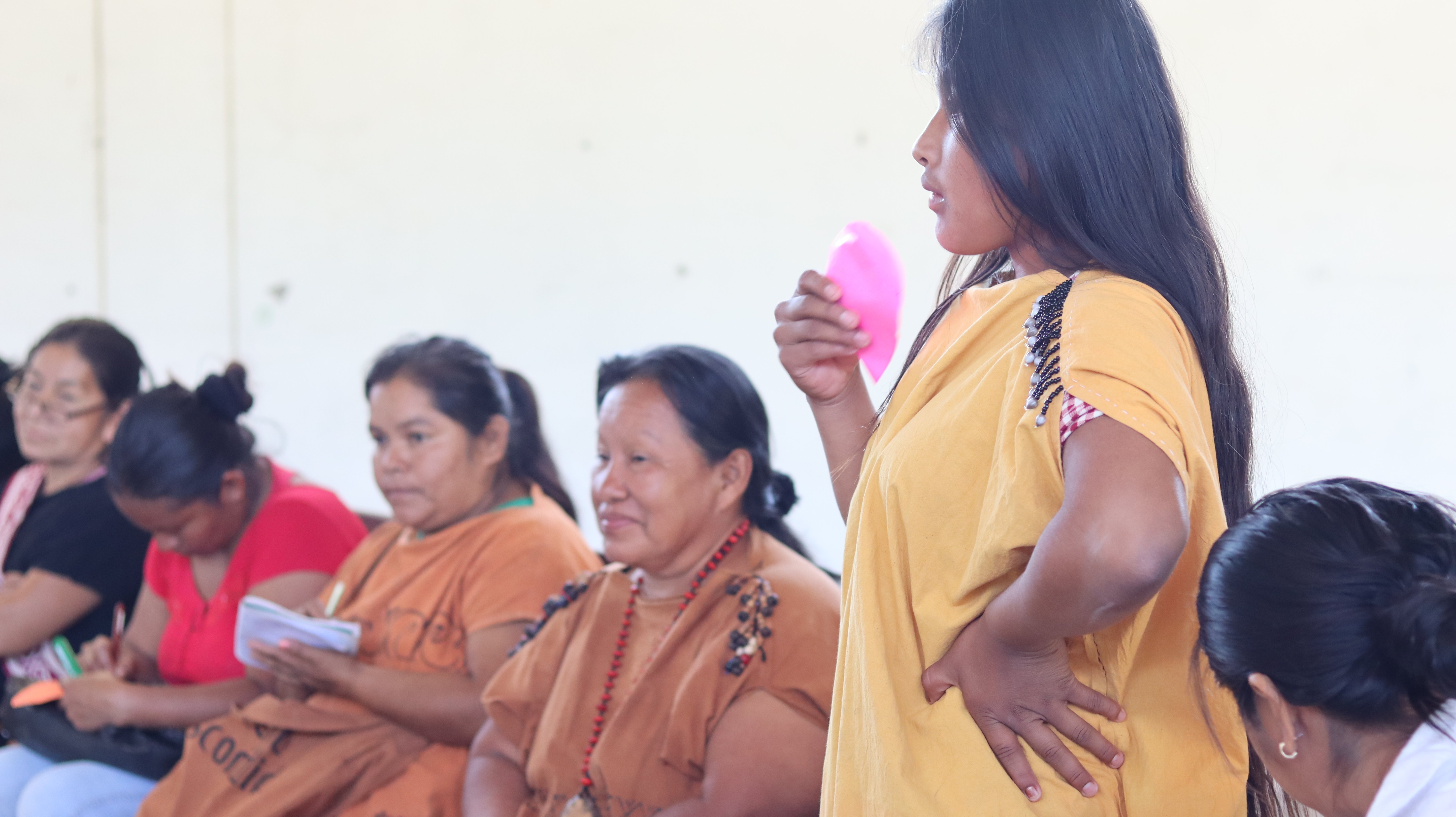 Ashaninka women in a food sovereignty benefit workshop. By Ingrid Arotoma